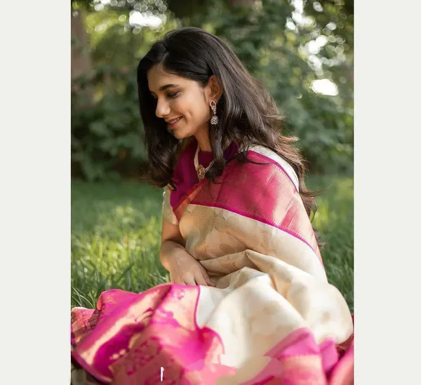 Pink_Embellished_Banarasi_Jacquard_Saree_(Pink)